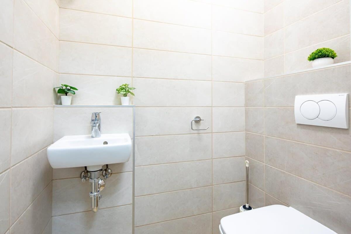 Free Parking - Balcony - Sunny - New Apartment Budapest Exterior photo